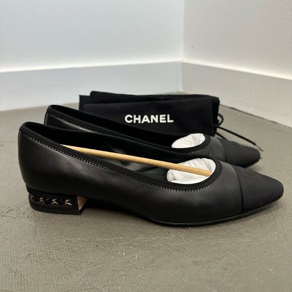 Chanel Black Lambskin Leather Interlocking CC Pointed Toe Chain Loafer Size 39.5 - Picture 2 of 15